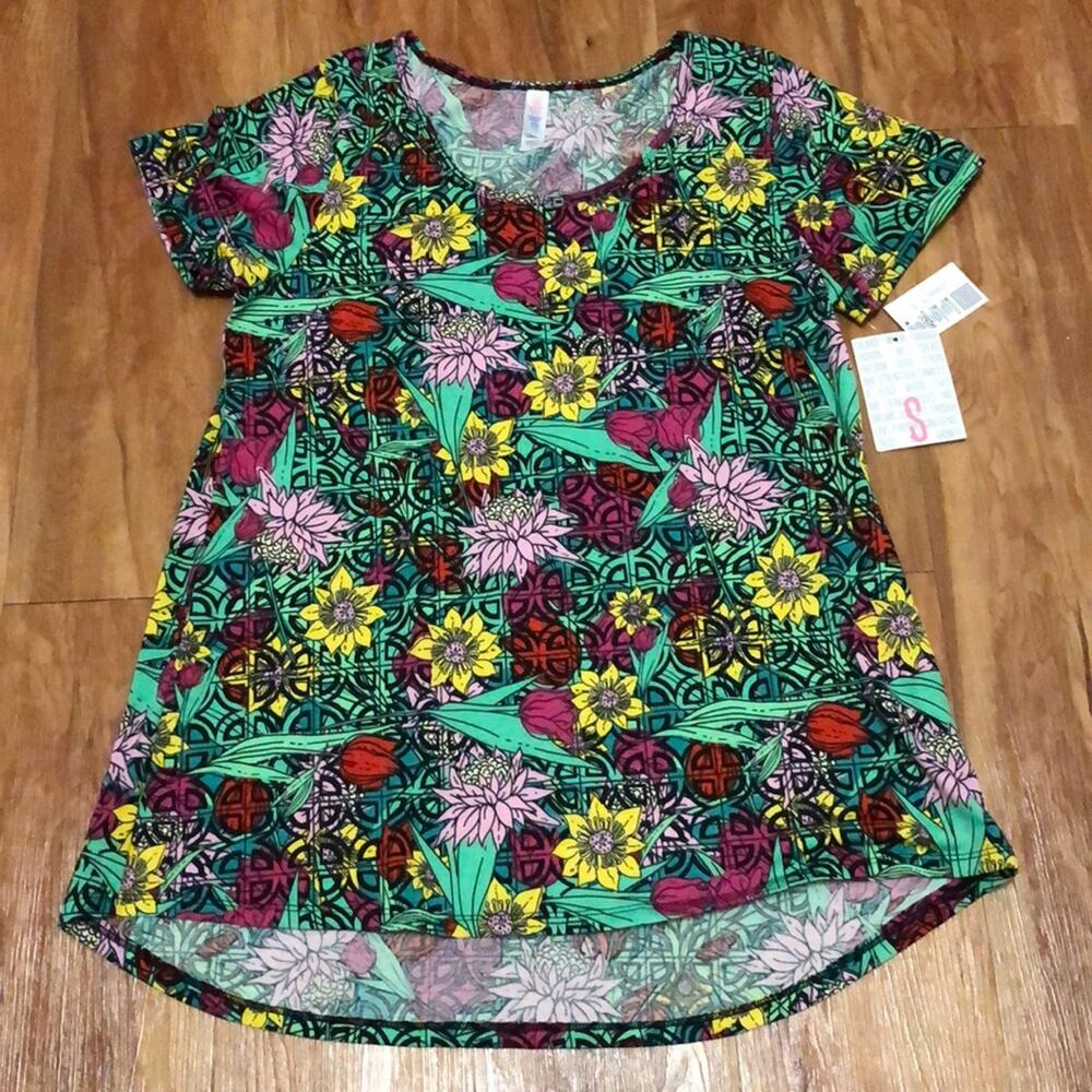 LuLaRoe Classic T Floral Top Size Small